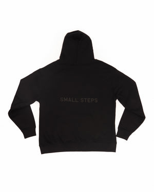 SMALL STEPS Studio Hood - Black on Black